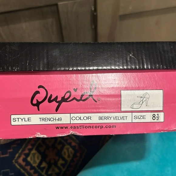 Qupid Trench 49 Women’s Berry Velvet Velour Open Toe Ankle Strap Heels 8.5 NIB - Picture 9 of 9